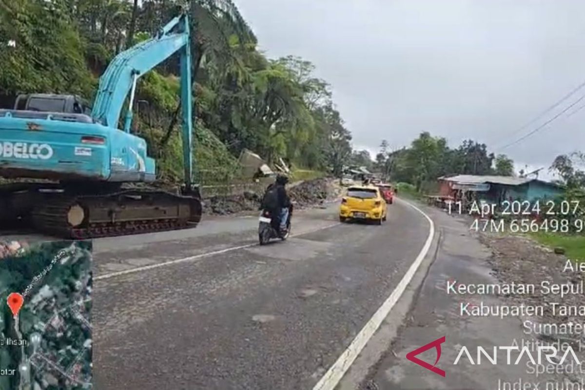 Pengerukan sendimen aliran lahar dingin di Tanah Datar selesai