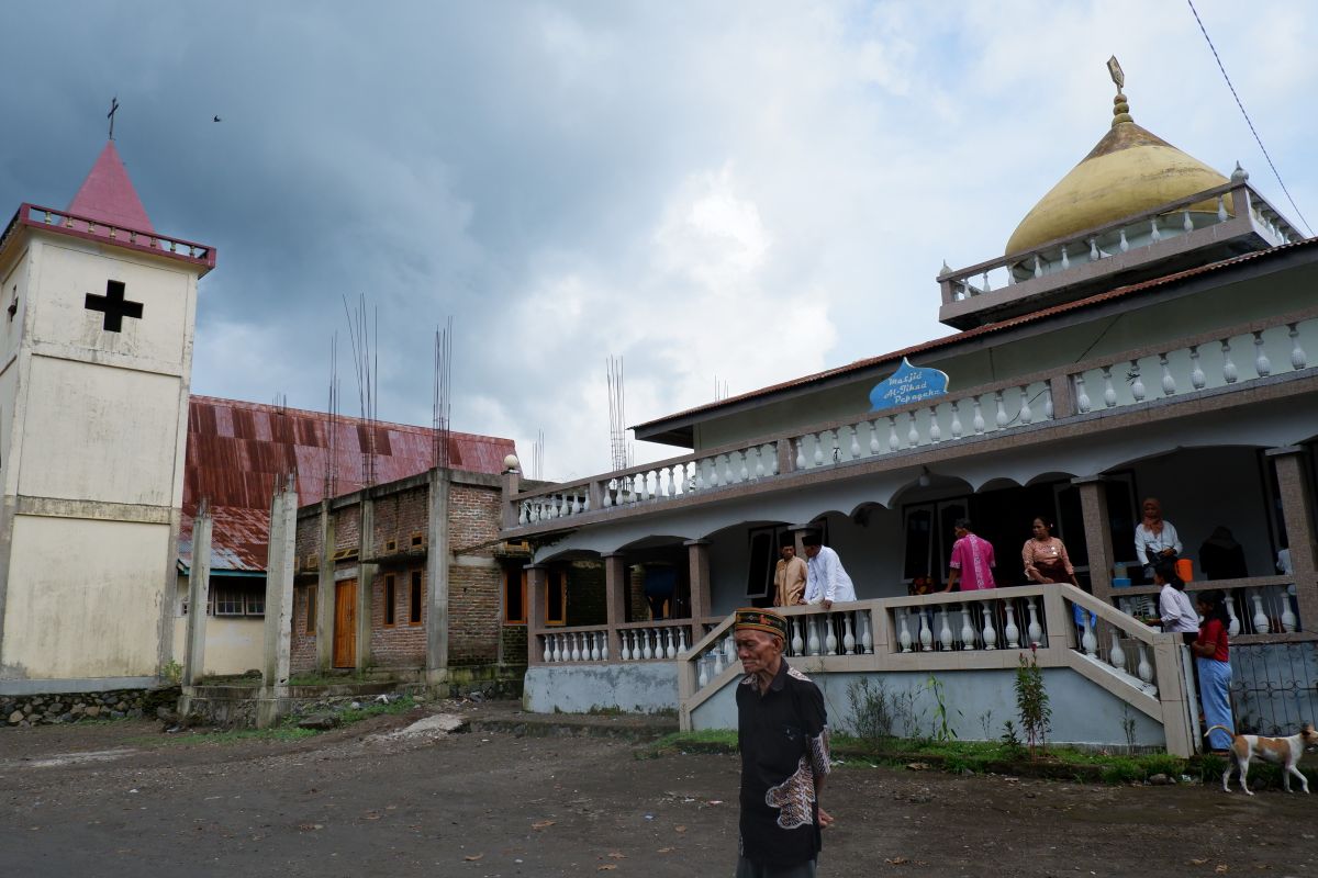 Artikel - Pesan kerukunan beragama dari Pulau Adonara