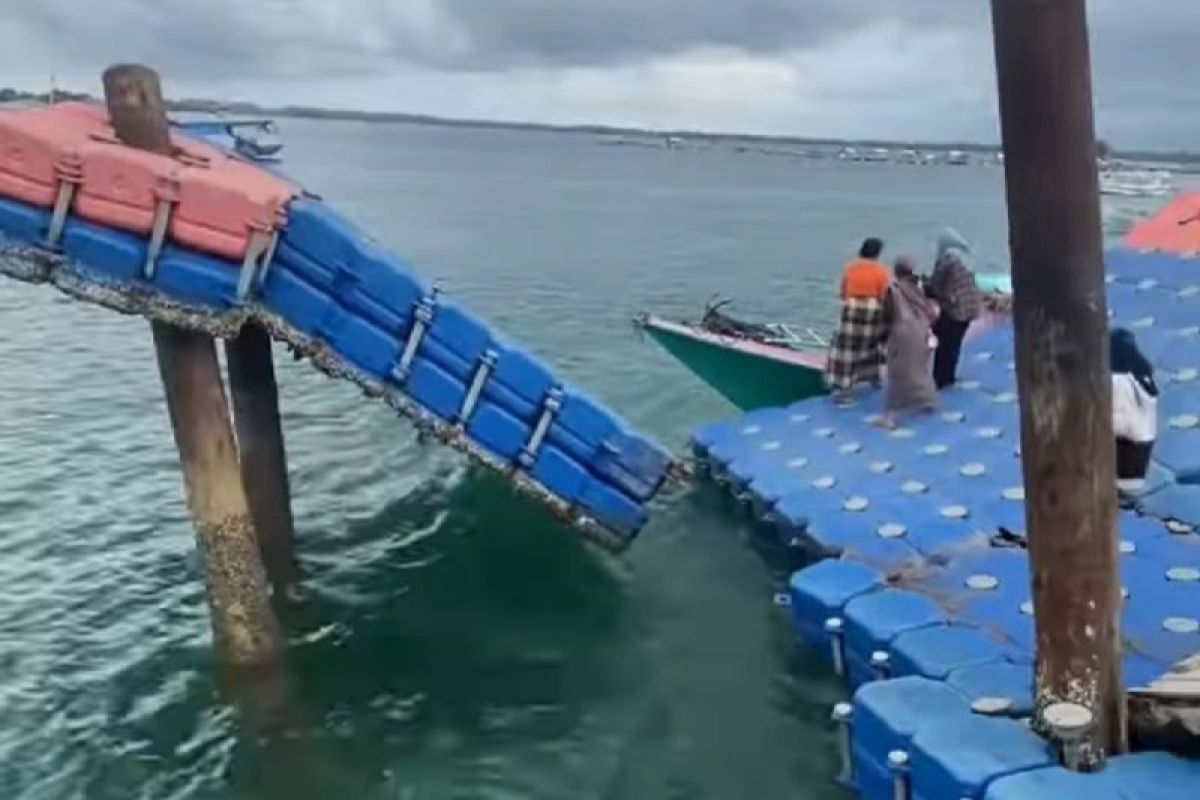 Jembatan Terapung Pulau Maringkik Lombok Timur ambruk