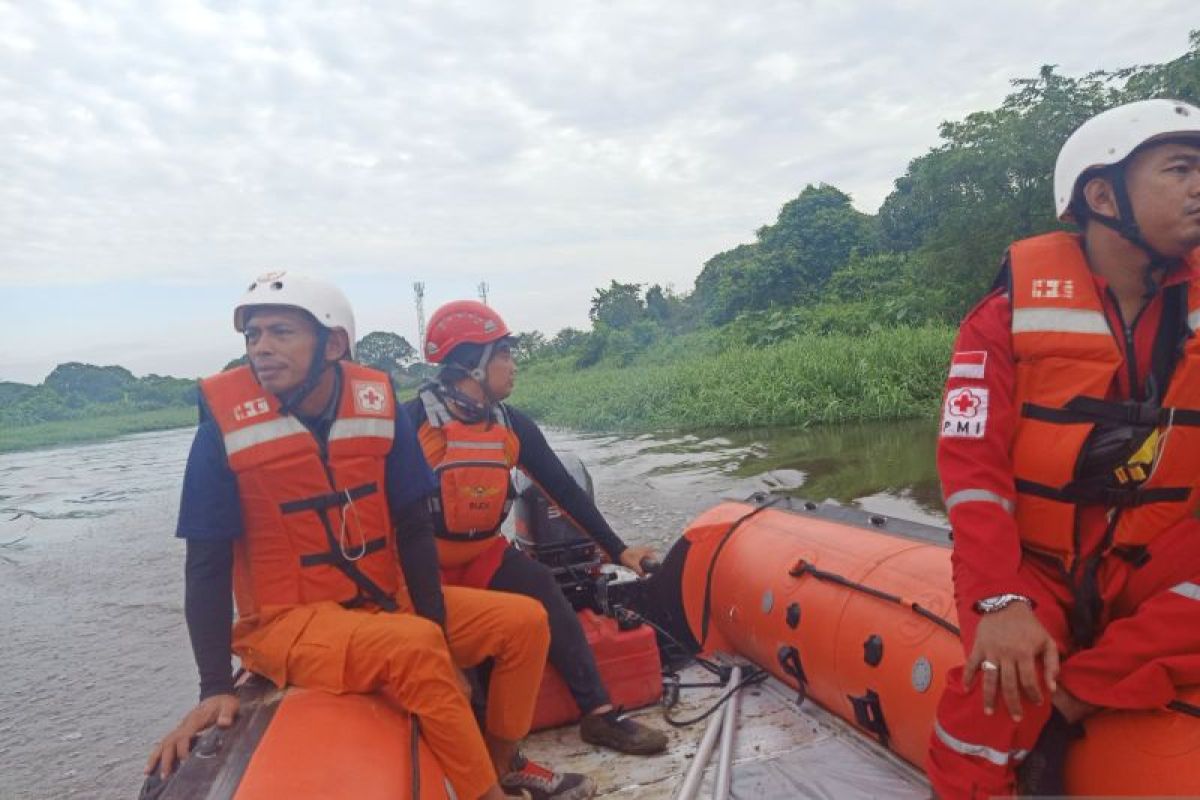 Basarnas cari pria tenggelam di Borang Palembang