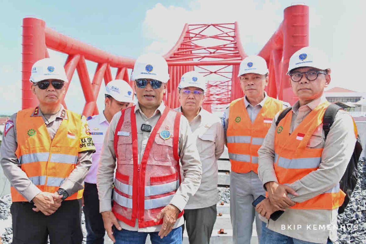 Indonesia's longest elevated railway to be ready by Sep: Minister