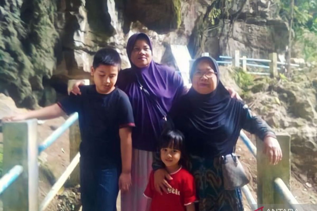 Wisatawan Goa Putri OKU membludak pada puncak libur Lebaran