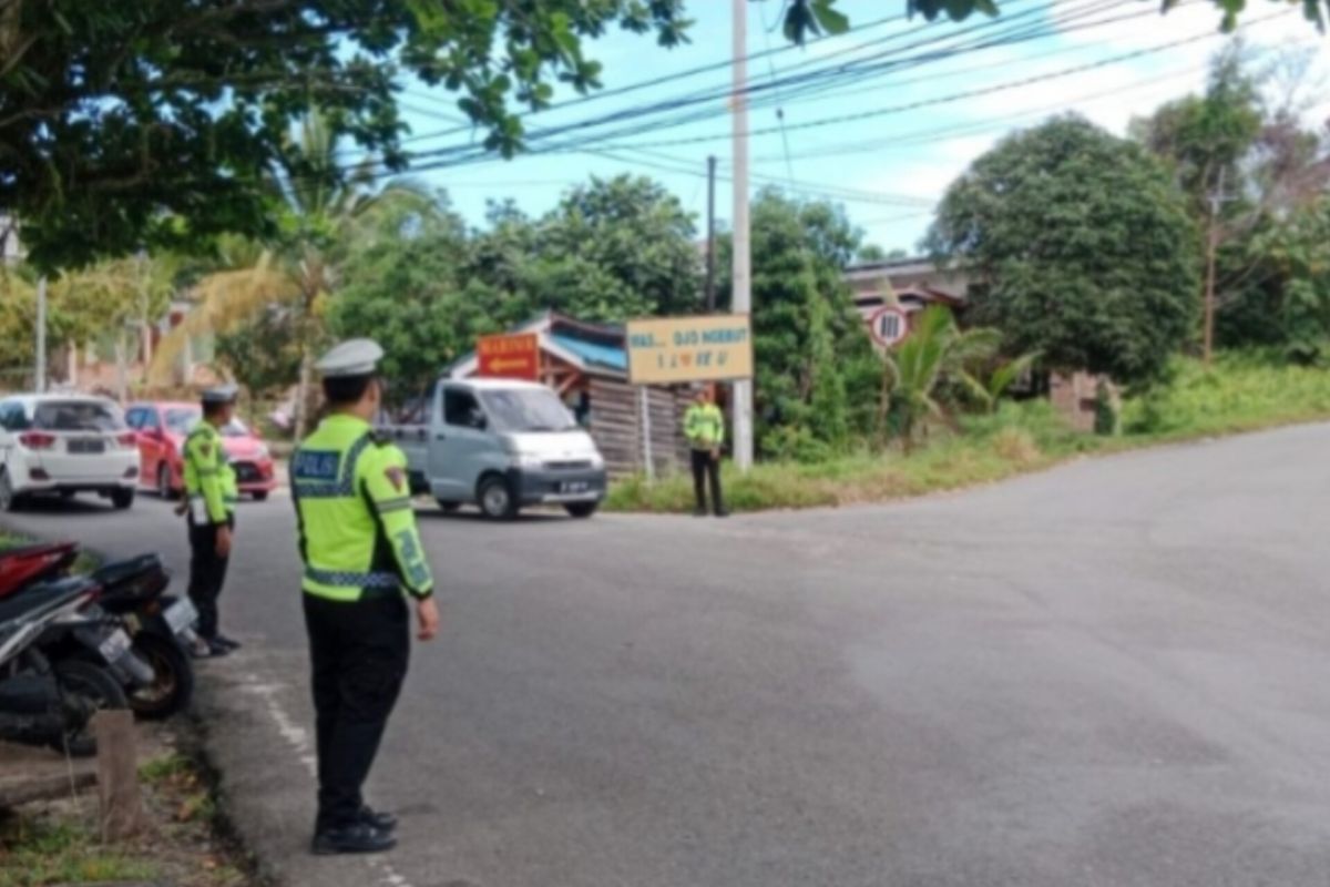 Polres Tarakan memastikan kelancaran pengunjung ke pantai Amal