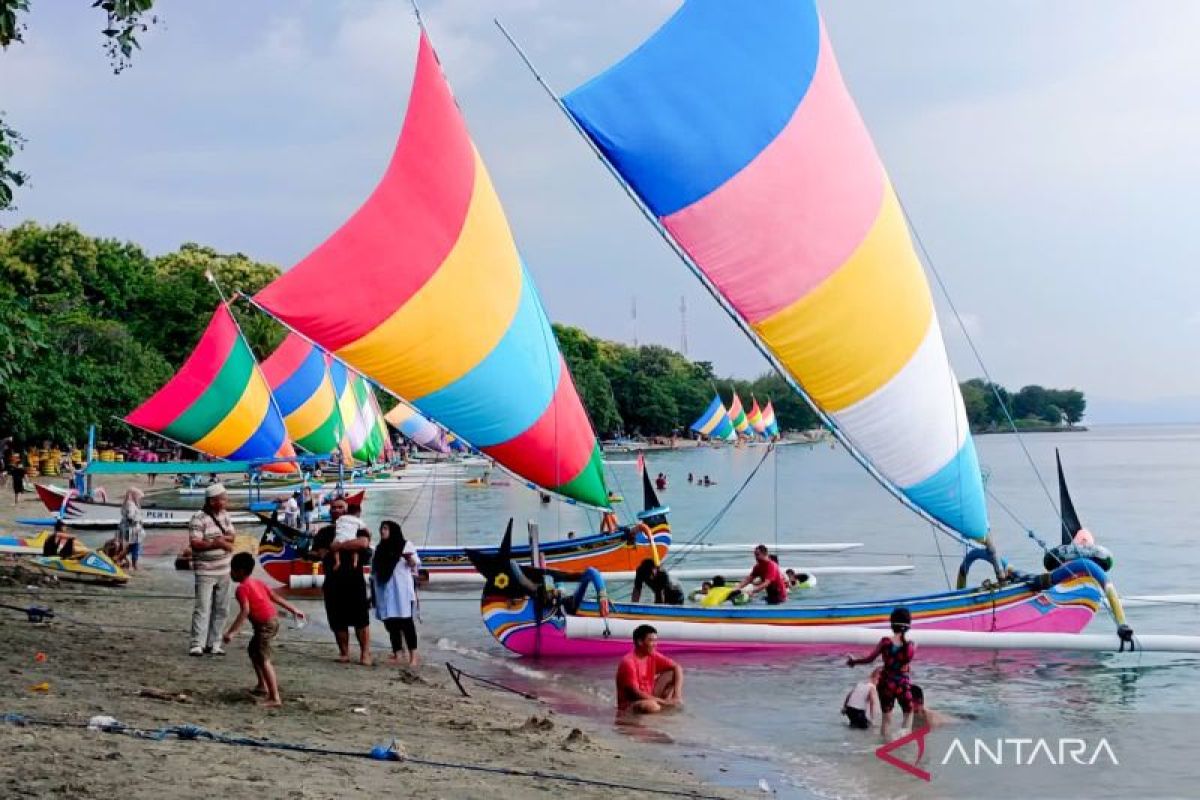 Wisata Bahari Pasir Putih Situbondo jadi pilihan libur Lebaran