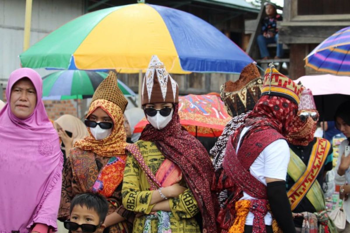 Sekura Cakak Buah merupakan wujud pelestarian budaya dan kerukunan