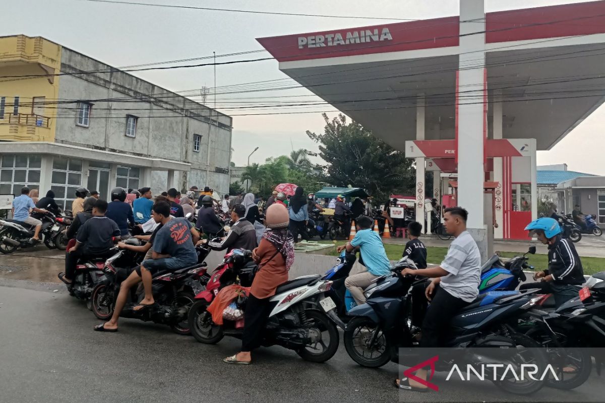 Masyarakat Meranti antre panjang BBM, Asmar : Jangan khawatir