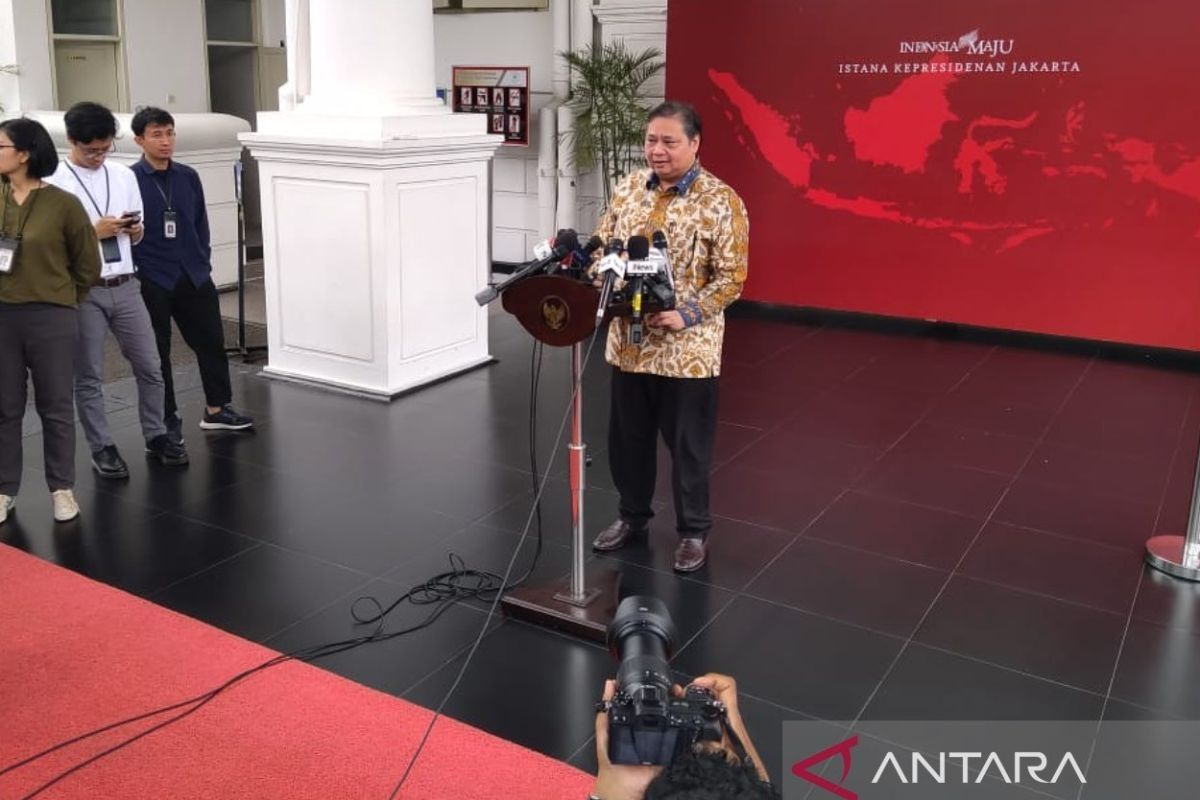 Menko Airlangga sebut pemerintah pantau situasi global terkait bantuan untuk masyarakat