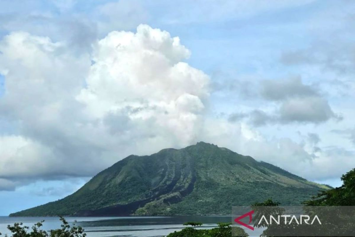 Gunung Ruang di Tagulandang alami 944 kali aktivitas kegempaan