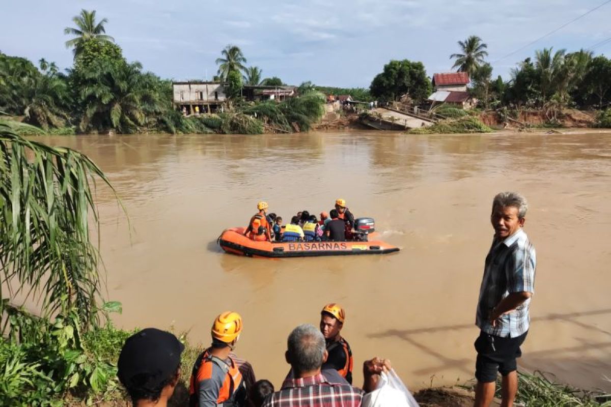 Basarnas cari korban  tenggelam banjir bandang di Musi Rawas Utara