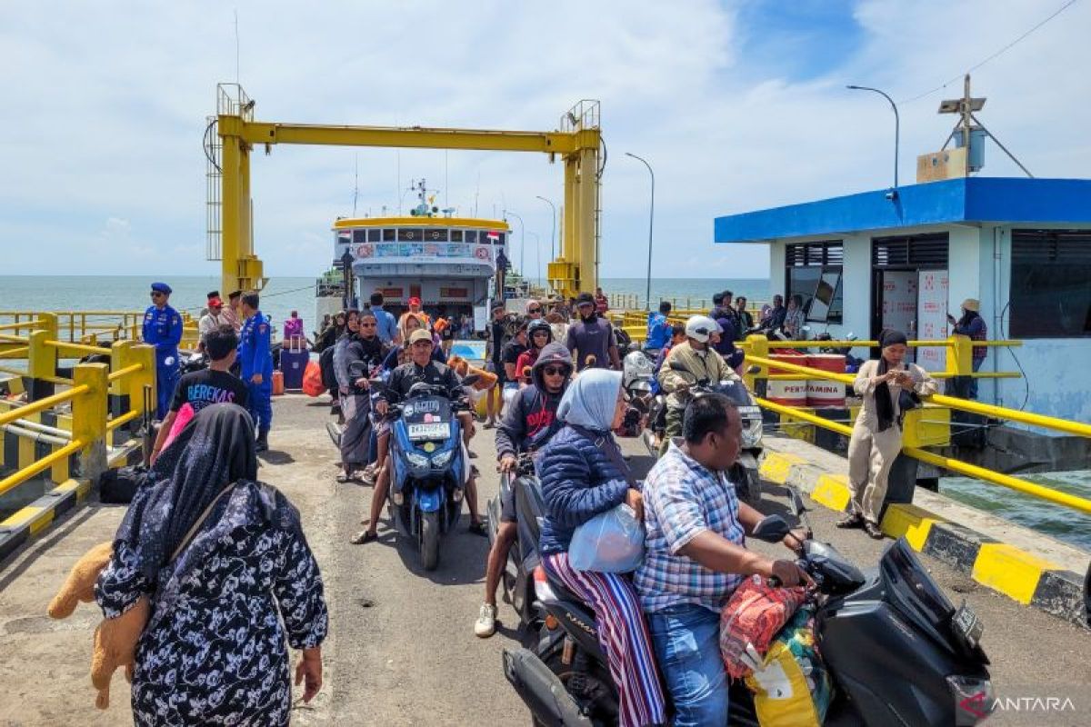 Di Jatim, calo tiket kapal diamankan polisi