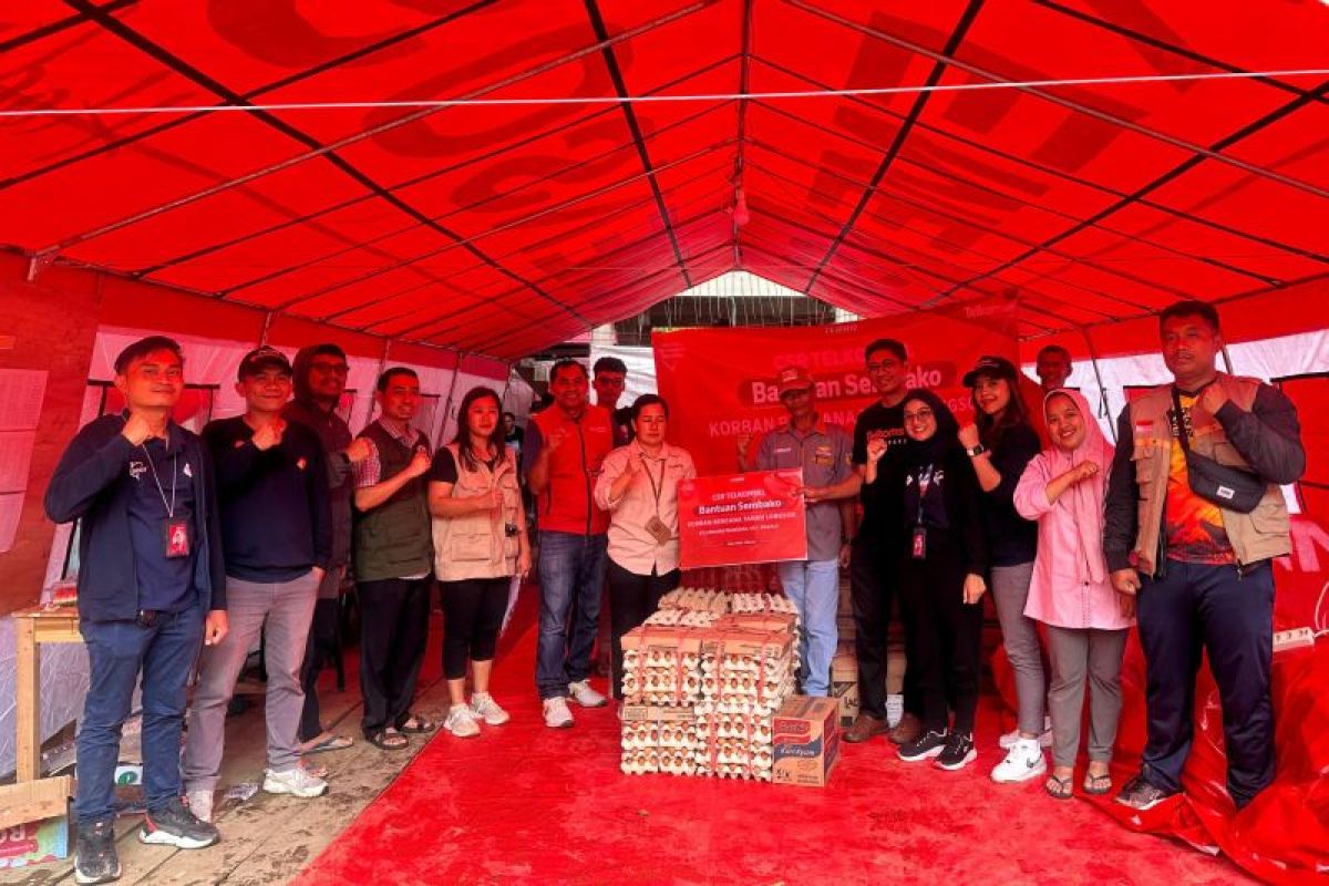 Telkomsel salurkan bantuan logistik kepada masyarakat terdampak longsor di Tana Toraja