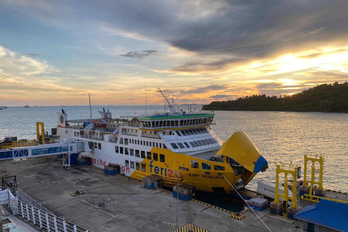 Arus penumpang-kendaraan dari Sumatera ke Jawa berangsur normal