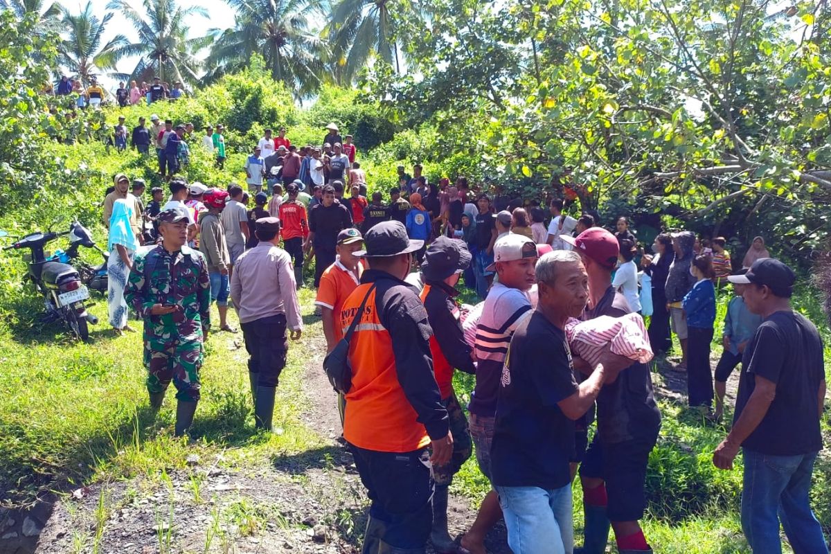 Terseret banjir lahar dingin Gunung Semeru, sepasang suami istri tewas