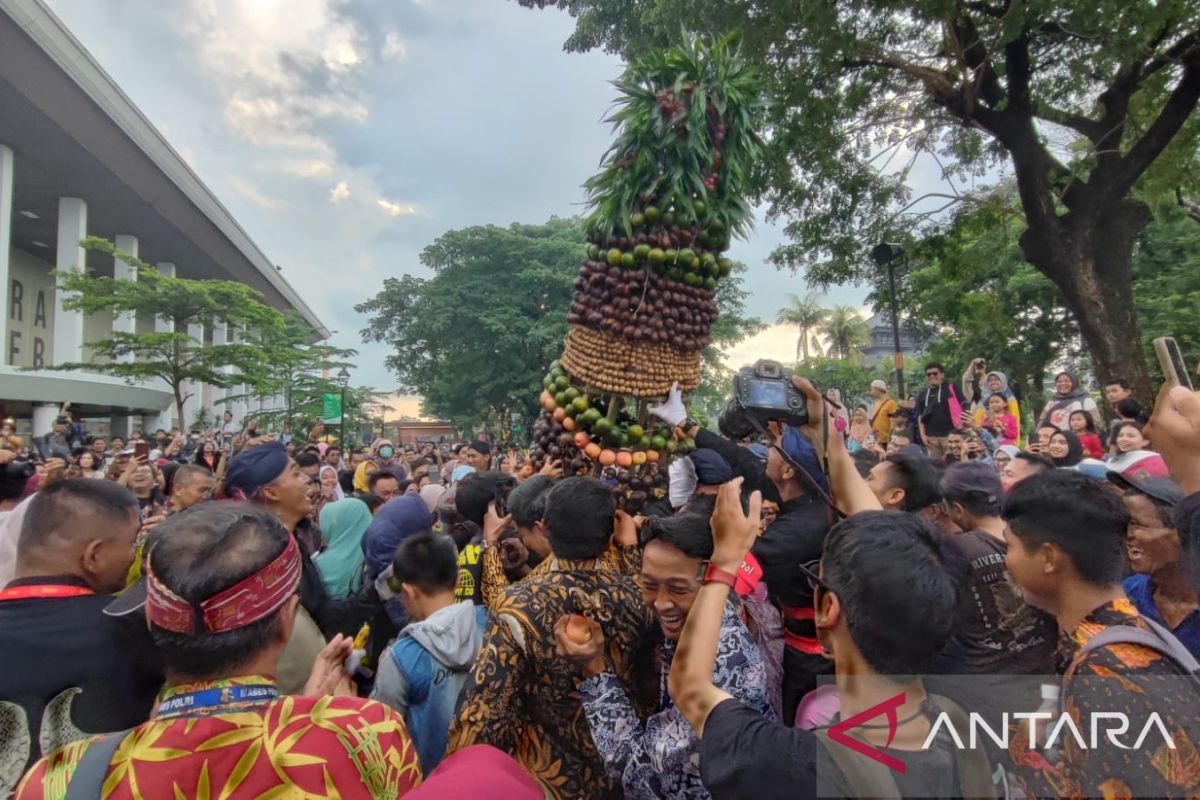 TMII gelar kirab Tumpeng Agung Keberkahan tarik wisatawan