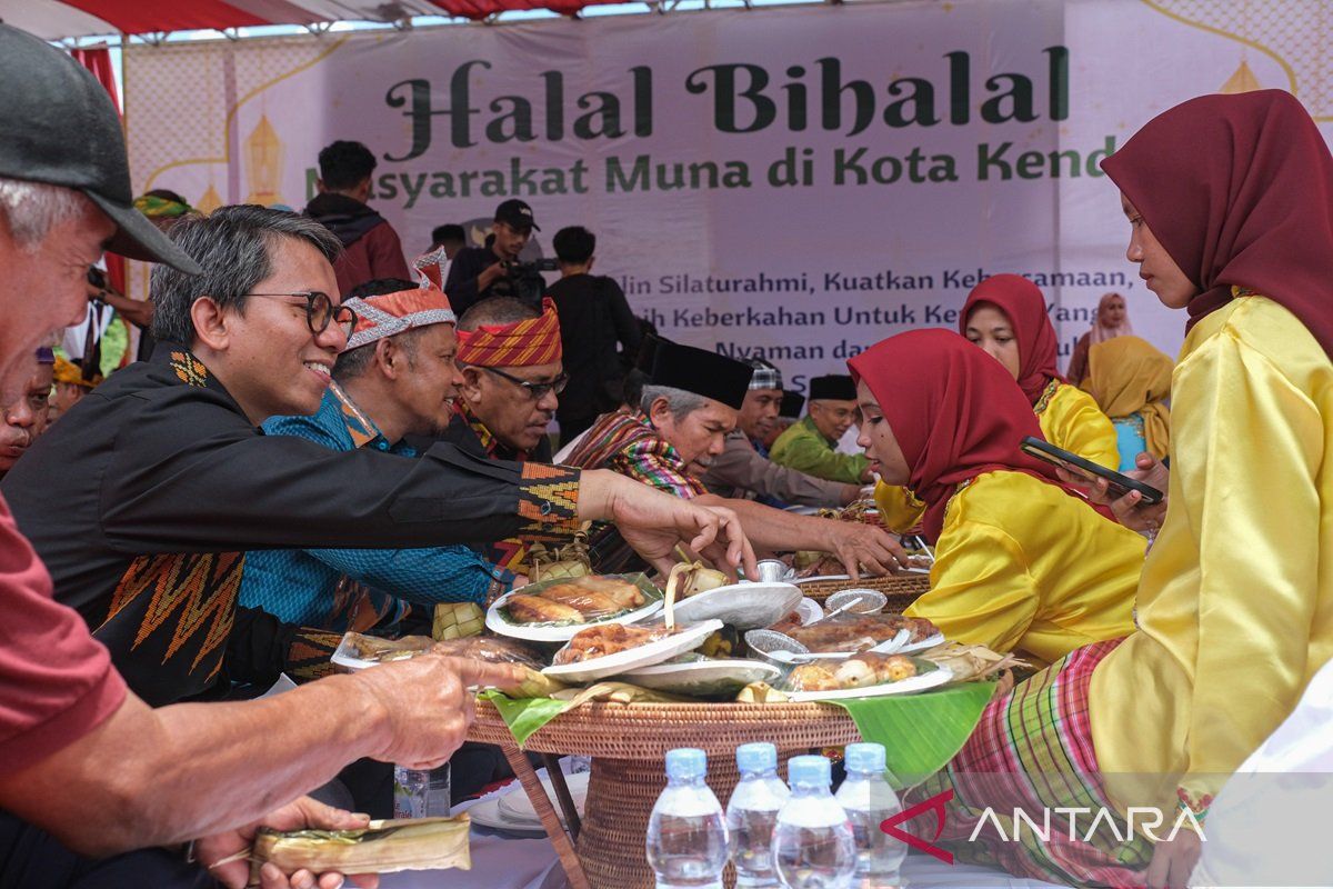 Pemkot Kendari sajikan 650 dulang saat halal bihalal masyarakat Muna