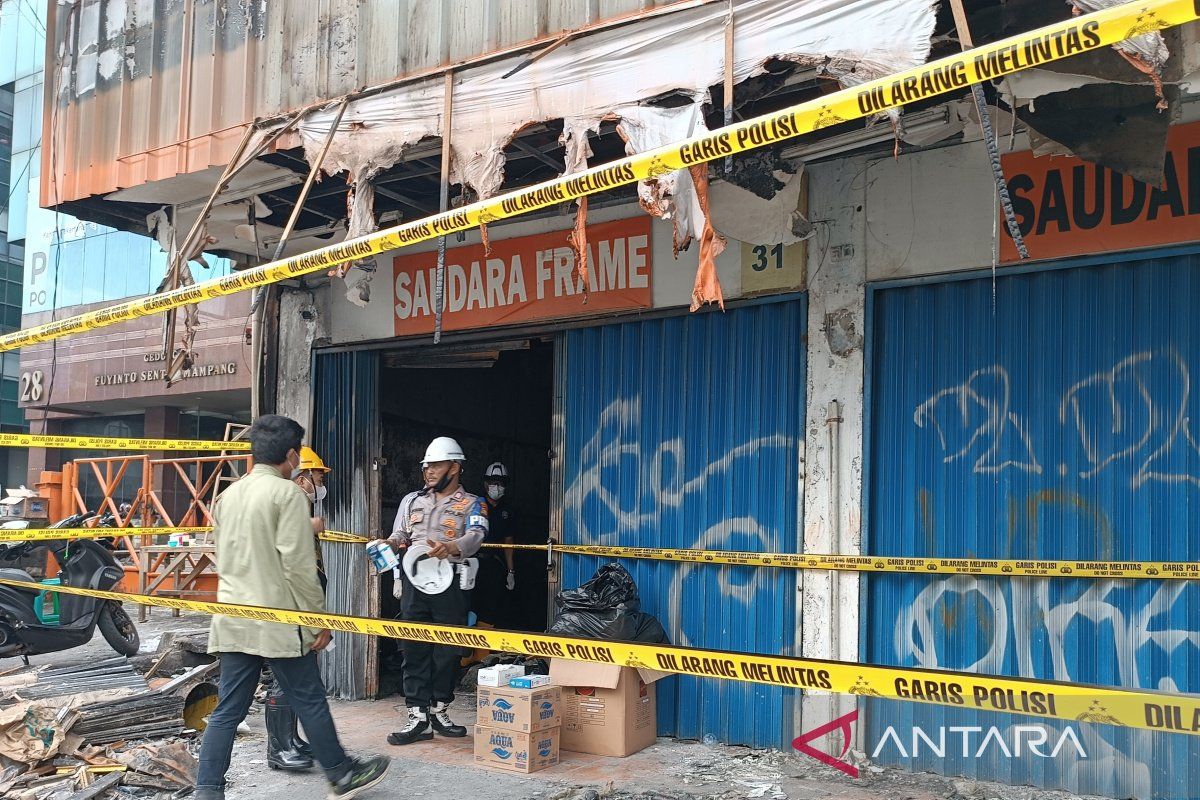 Ruko Mampang tak punya pintu darurat