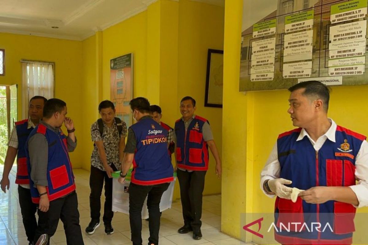 Kantor Dinas Pertanian Bengkulu Tengah digeledah polisi terkait korupsi