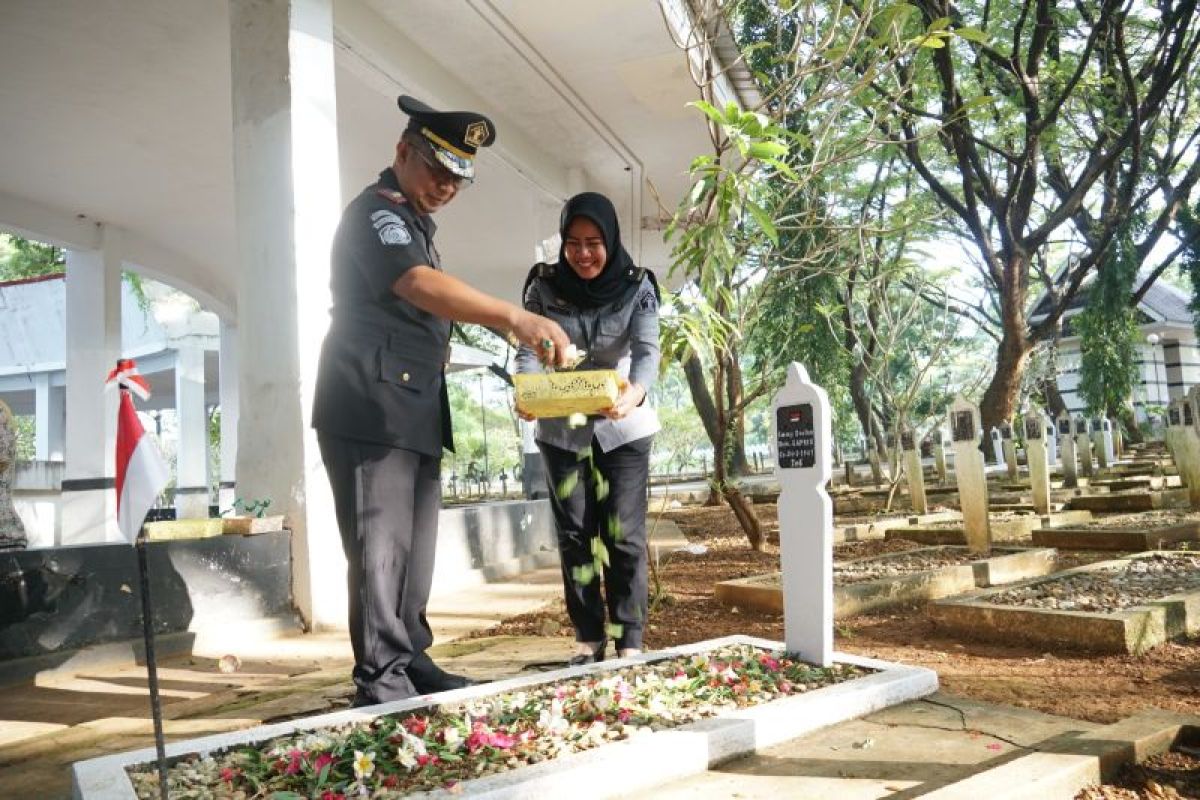 Sejumlah Kepala Rutan di Sulsel ziarah ke makam pahlawan