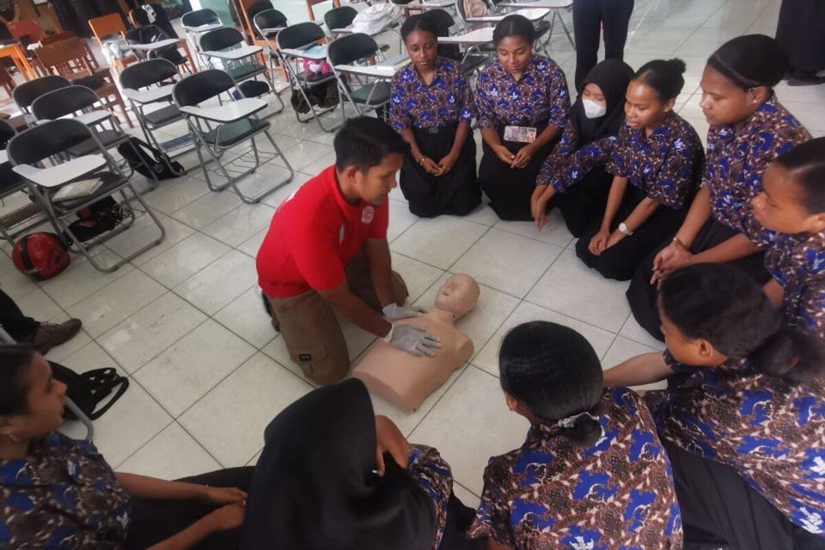 Public Safety Center 119 latih siswa SMK pertolongan pertama di jalan raya