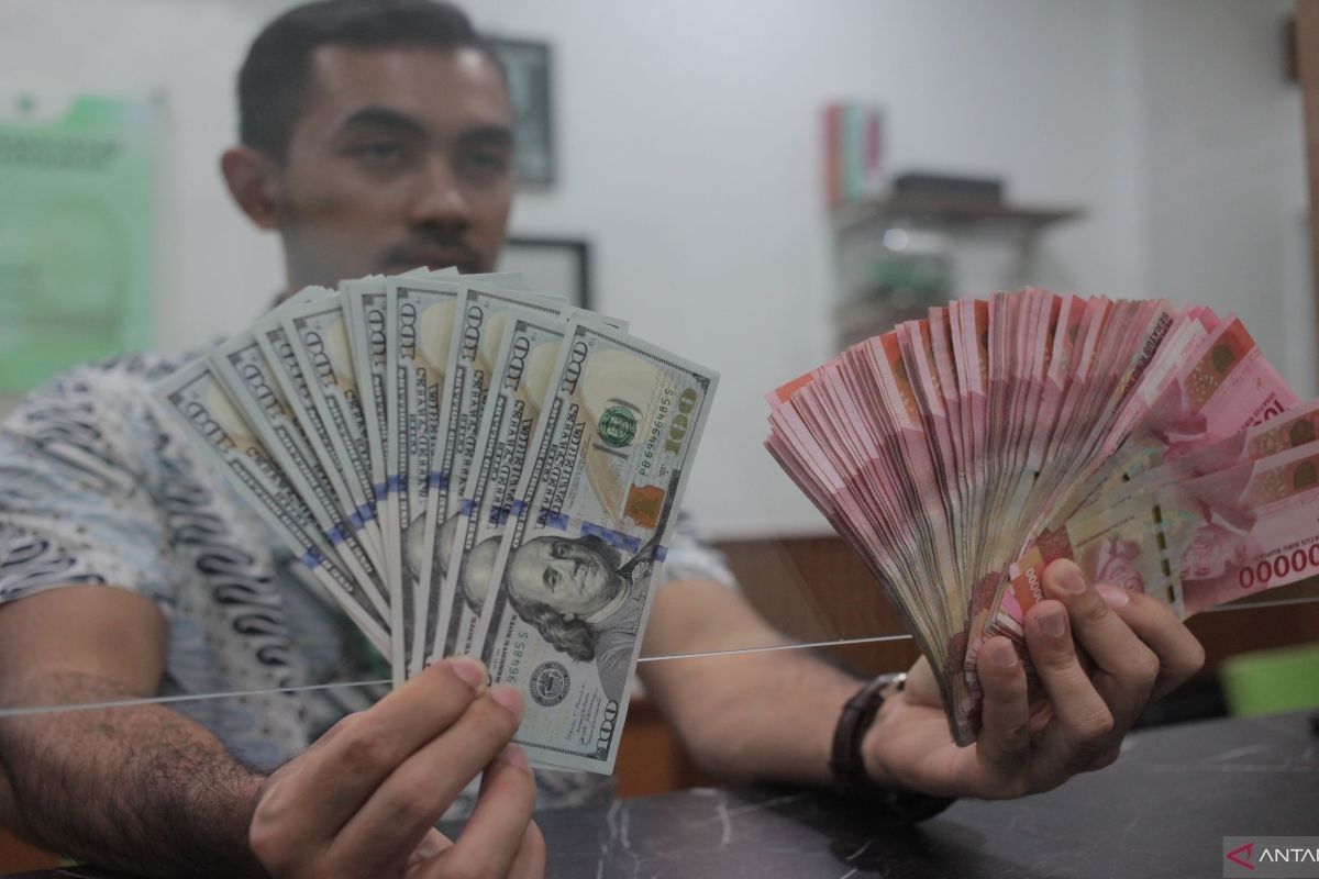 Rupiah menguat, pasar masih cerna pernyataan Gubernur The Fed