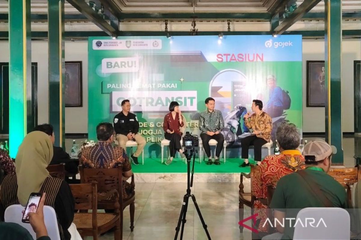 Pemkot Surakarta  apresiasi transportasi mudah kolaborasi KAI-swasta