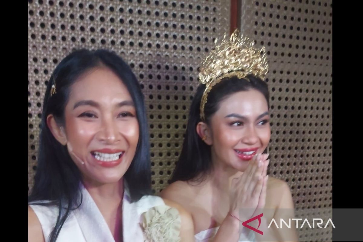 Ariel Tatum dan Happy Salma bertemu di "Mahkota"