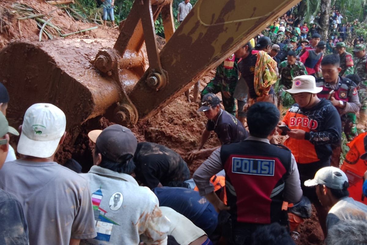 Korban jiwa tanah longsor di Toraja Utara bertambah menjadi tiga orang