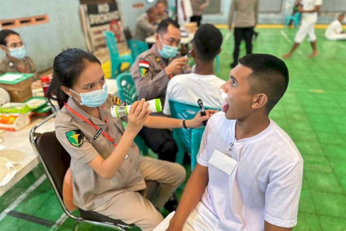 Ribuan Calon Bintara Polri Polda NTT menjalani pemeriksaan kesehatan