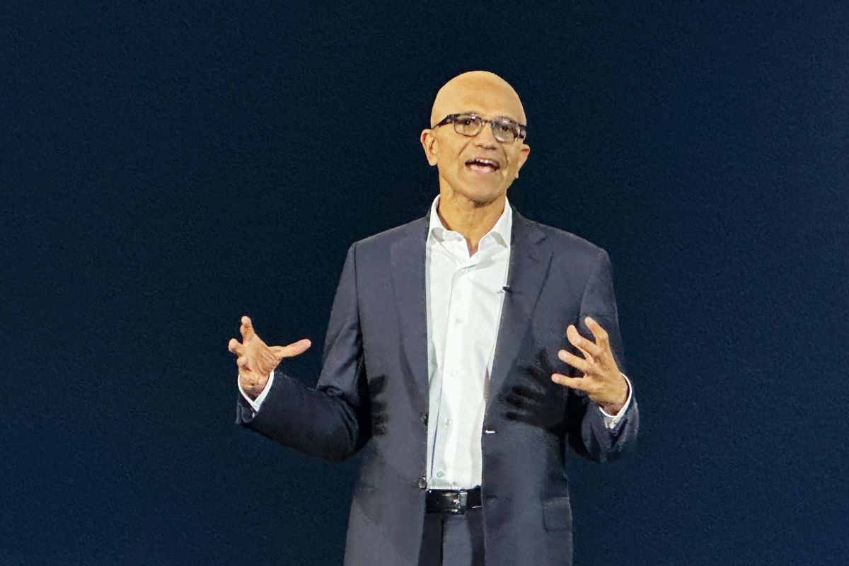 Microsoft tanam modal Rp27,6 triliun untuk Cloud-AI di RI