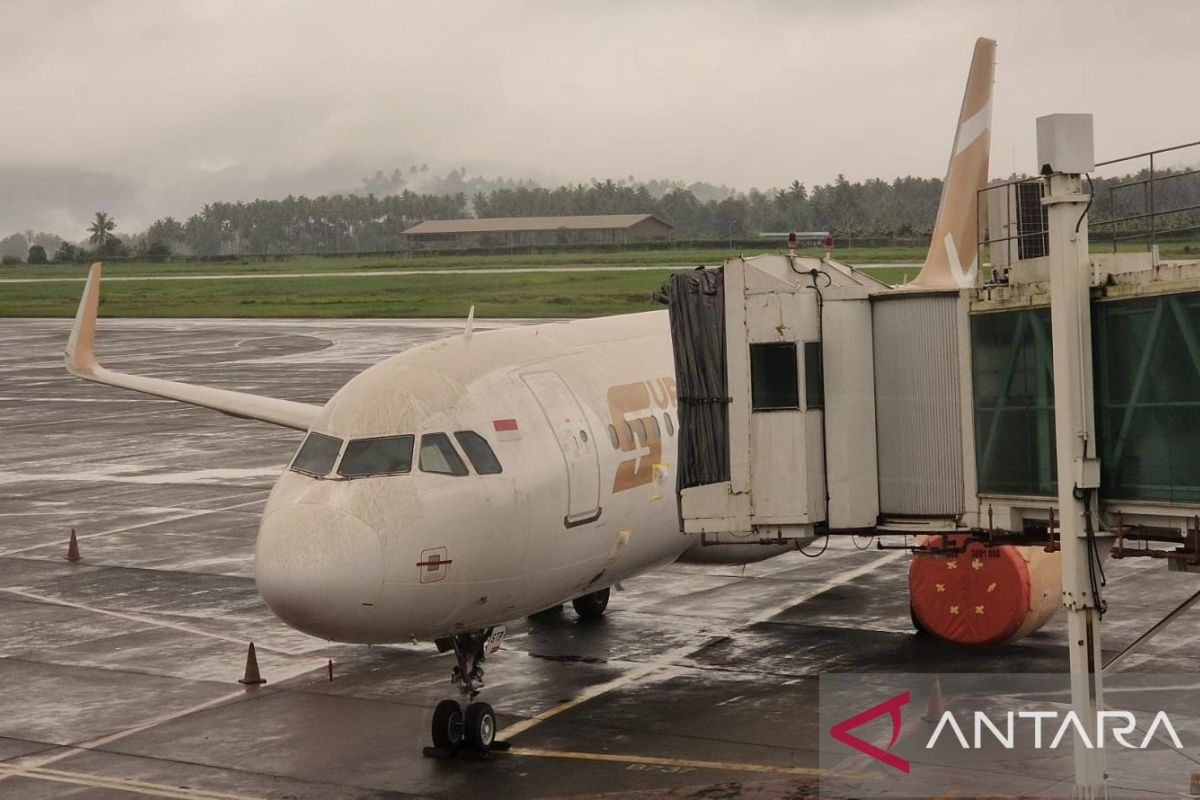 Gunung Ruang, Sulut, erupsi, 18 penerbangan dari Bandara Sam Ratulangi dibatalkan