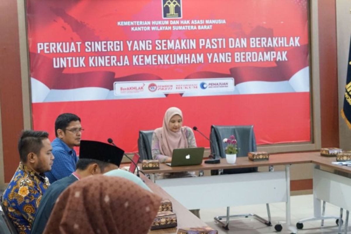 Kemenkumham Sumbar gelar rapat kegiatan analisis dan evaluasi Hukum Peraturan Daerah