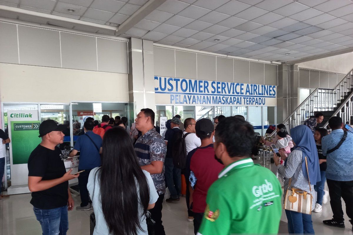 Bandara Samrat Manado ditutup sementara akibat abu vulkanik Gunung Ruang