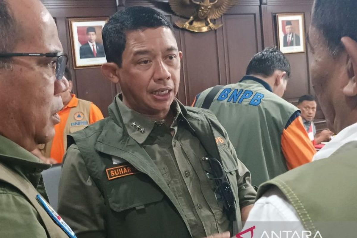 BNPB: Sekitar 9-12 ribu warga radius  tujuh kilometer harus diungsikan