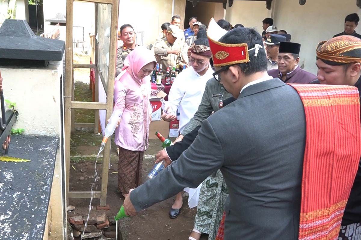 Satpol PP Purbalingga musnahkan minuman beralkohol  hasil razia