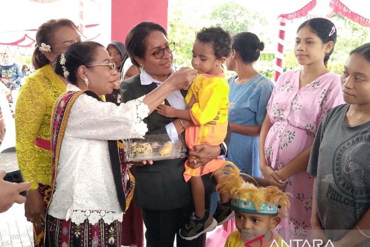 Pemkab Biak beri makanan sehat ibu hamil dan anak cegah stunting