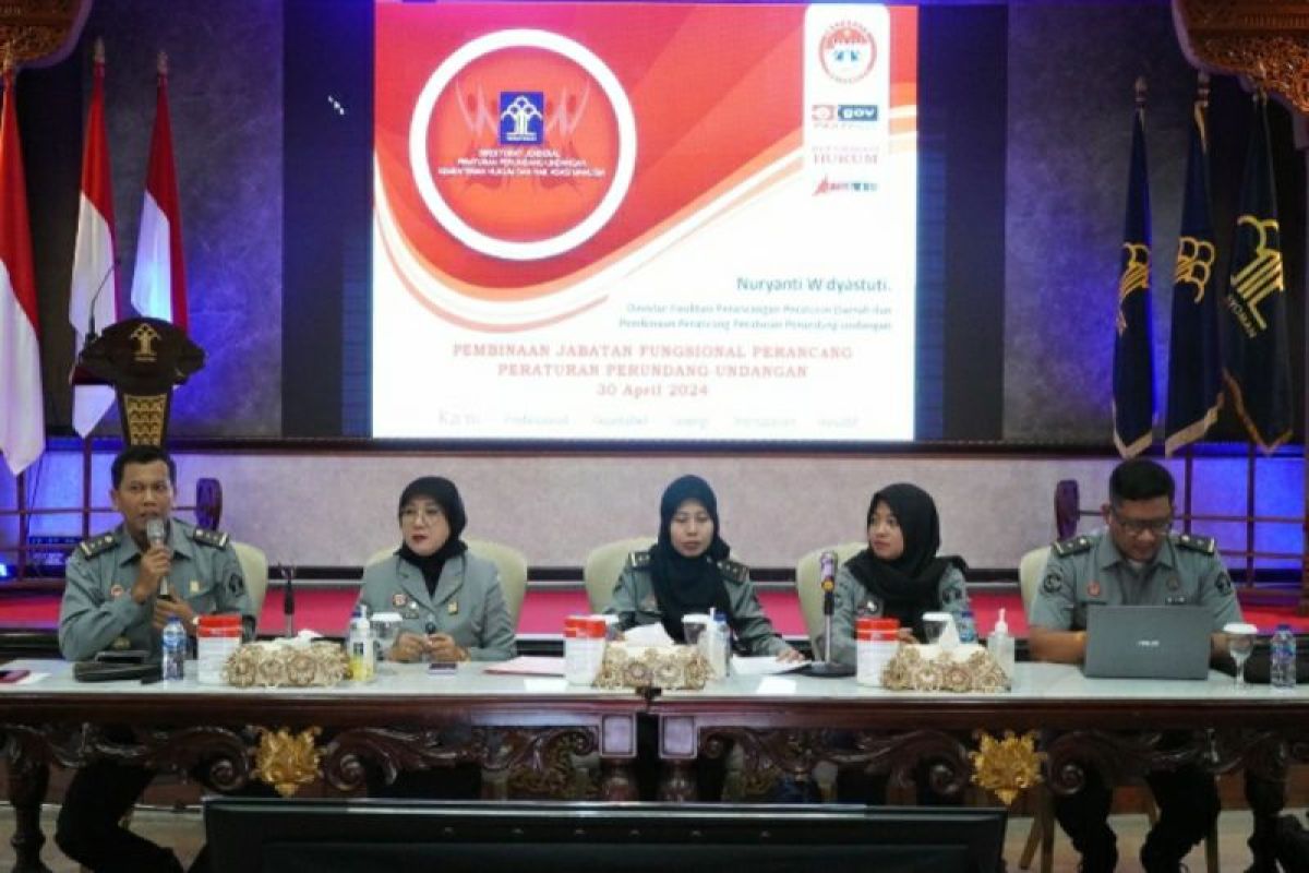 Perancang perundangan Kemenkumham Jateng terima pembinaan pola karir