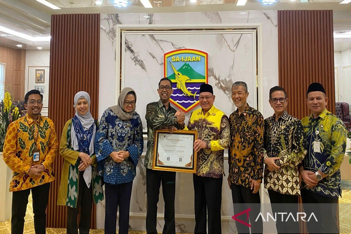 KPPN Kotabaru serahkan penghargaan terbaik penyaluran DAU