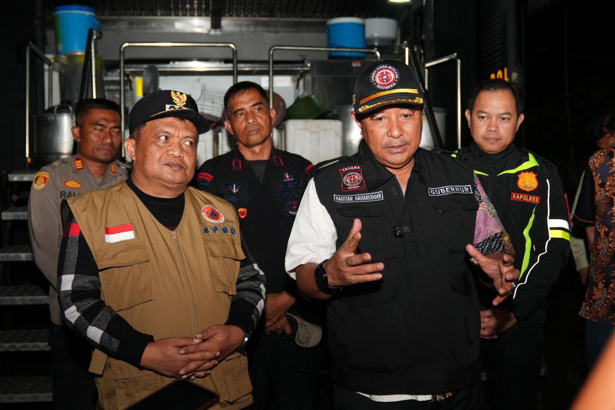 Pj Gubernur Sulsel pastikan distribusi bantuan ke daerah terisolasi terus dilakukan