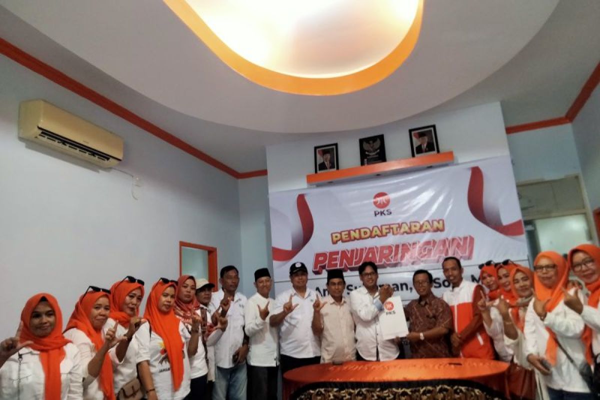 Tim Sahabat Sulaiman Mengantar Formulir Penjaringan Pilgub Kaltara ke PKS