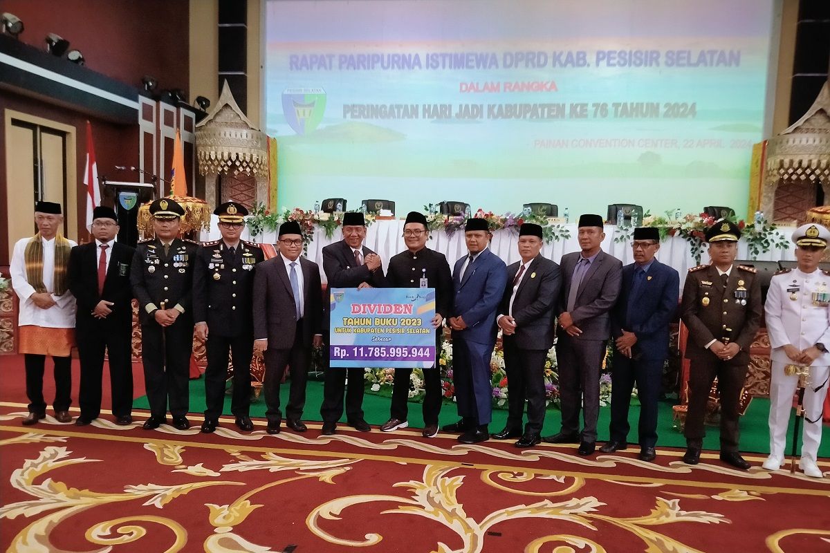 Pemerintah Kabupaten Pesisir Selatan terima dividen tahun buku 2023 dari Bank Nagari