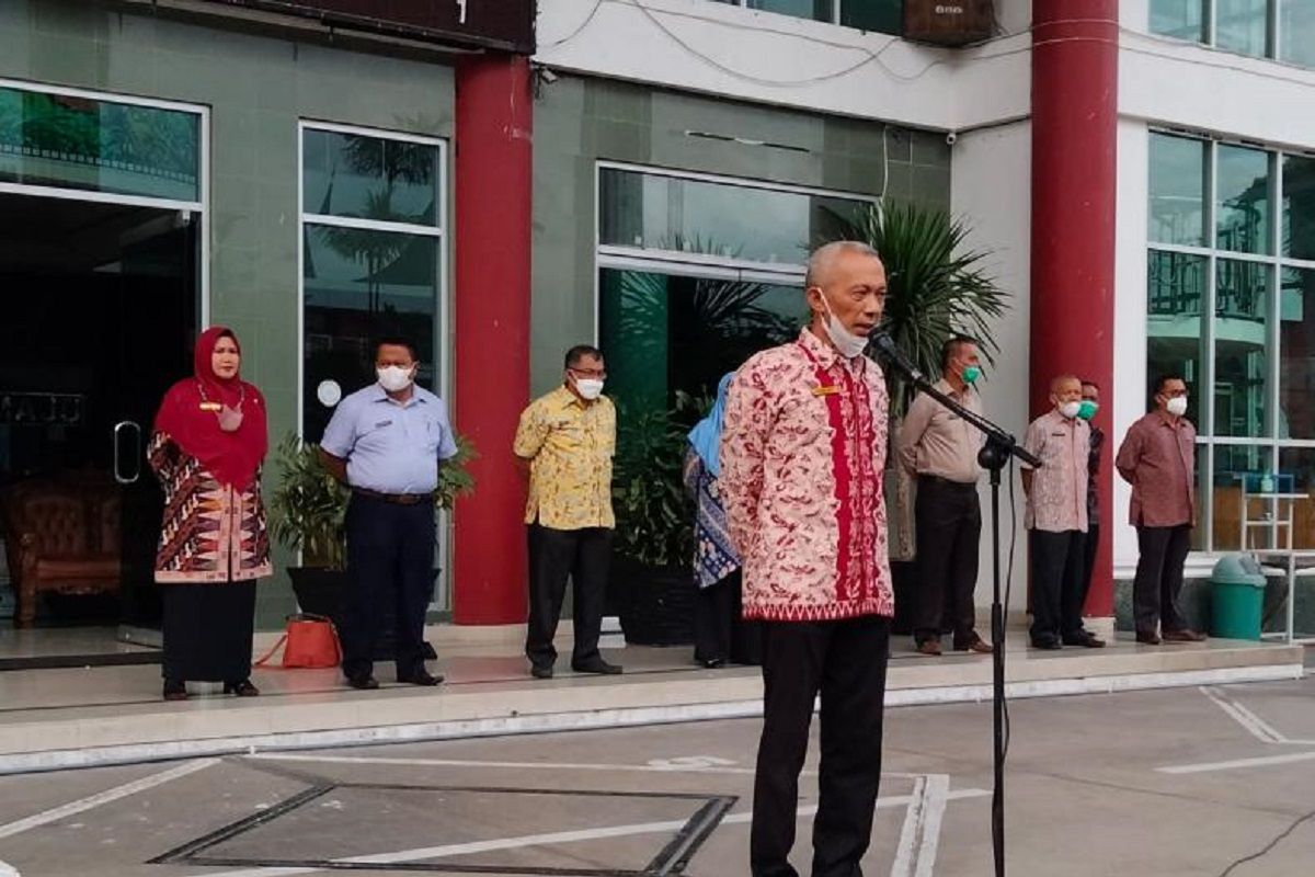 Tanah Bukit alami keretakan di Amping Parak Tumur, Sekda Pesisir Selatan ingatkan warga tetap waspada