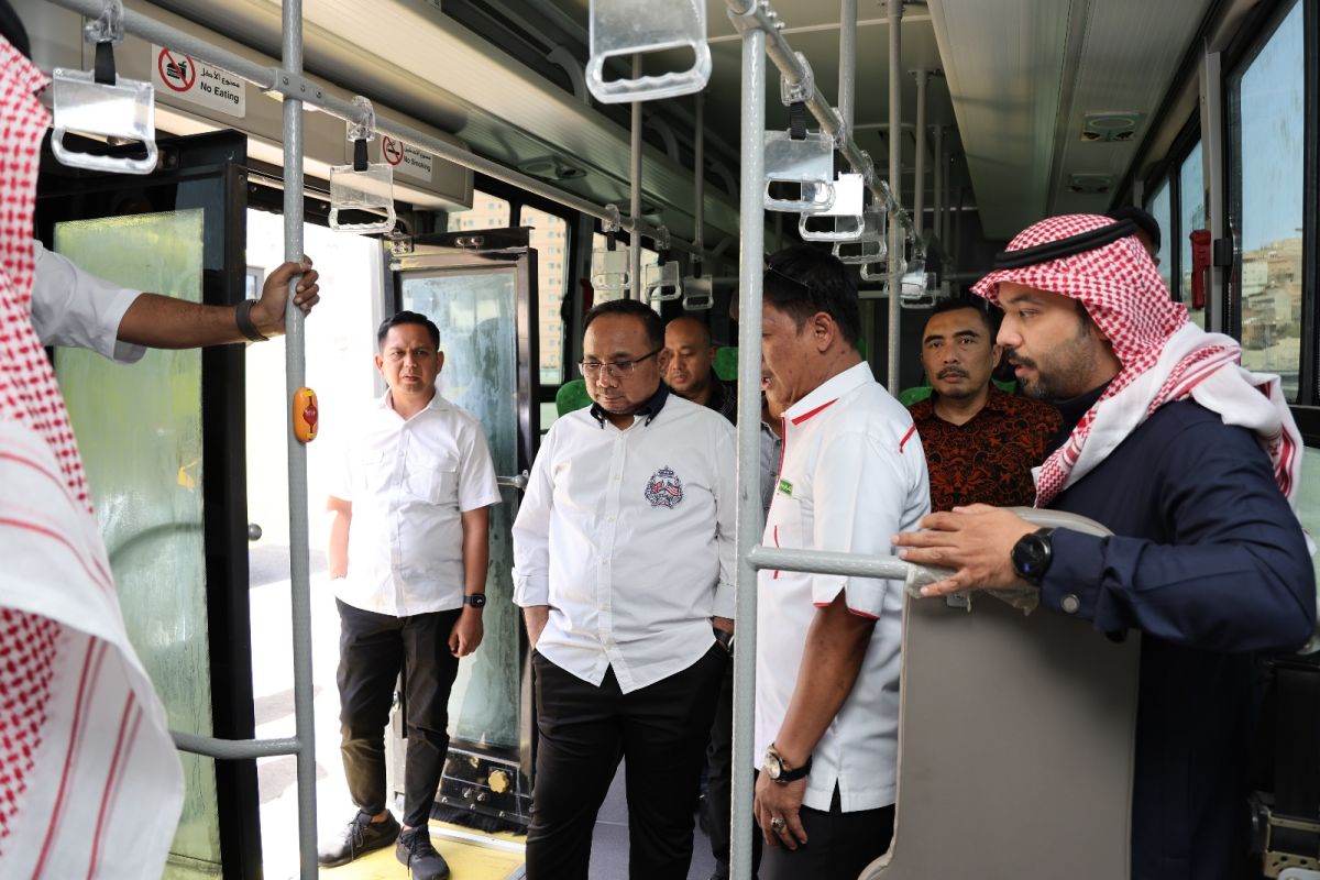 Bus ramah lansia dan disabilitas siap layani jamaah Indonesia