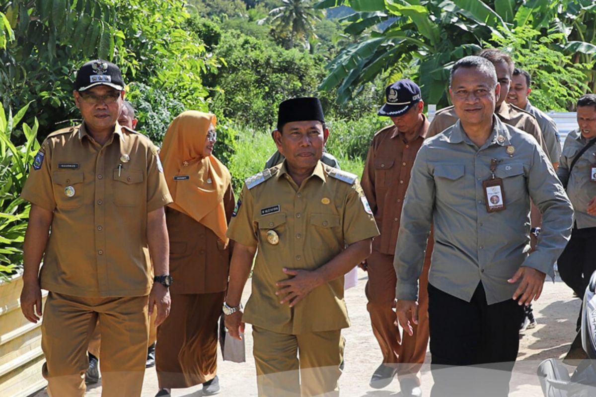 Tim verifikasi Satya Lancana Wirakarya cek program STBM  di Sumbawa Barat