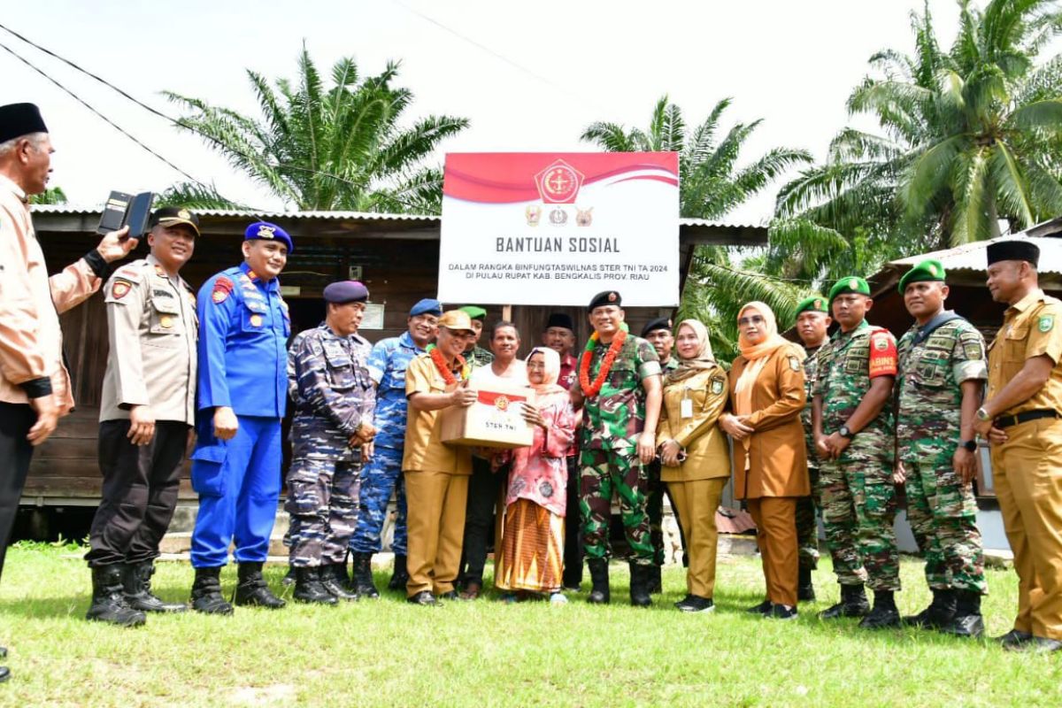 Serahkan bansos Binfungtaswilnas, ini harapan Wabup Bengkalis