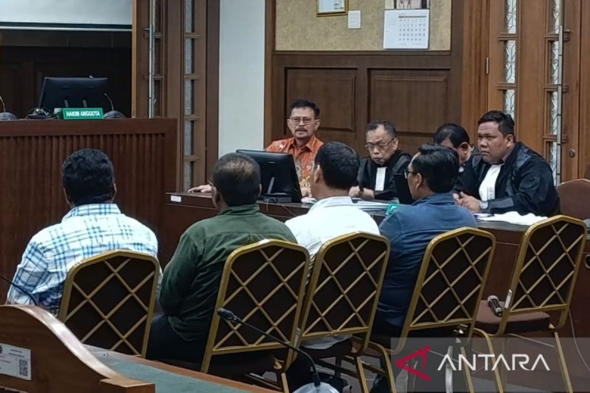 KPK hadirkan tiga dirjen Kementan di sidang SYL