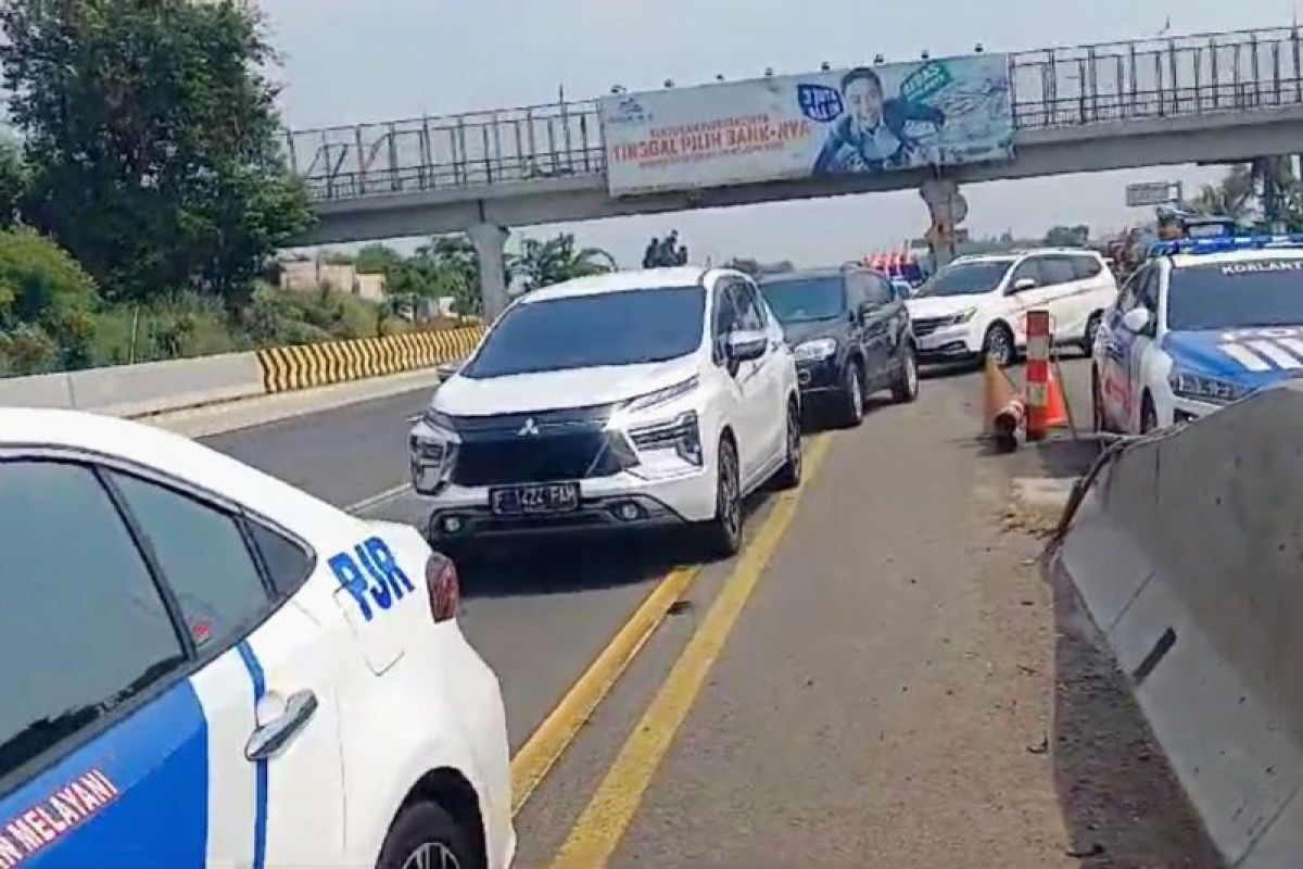 Selama liburan, Tol Jakarta-Cikampek berlakukan lalin "contraflow"