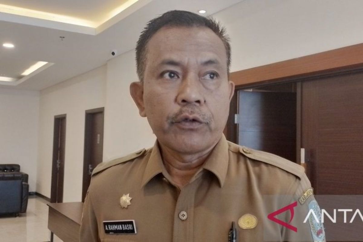 DLH Kabupaten Jayapura siagakan 100 tenaga kebersihan saat musim hujan