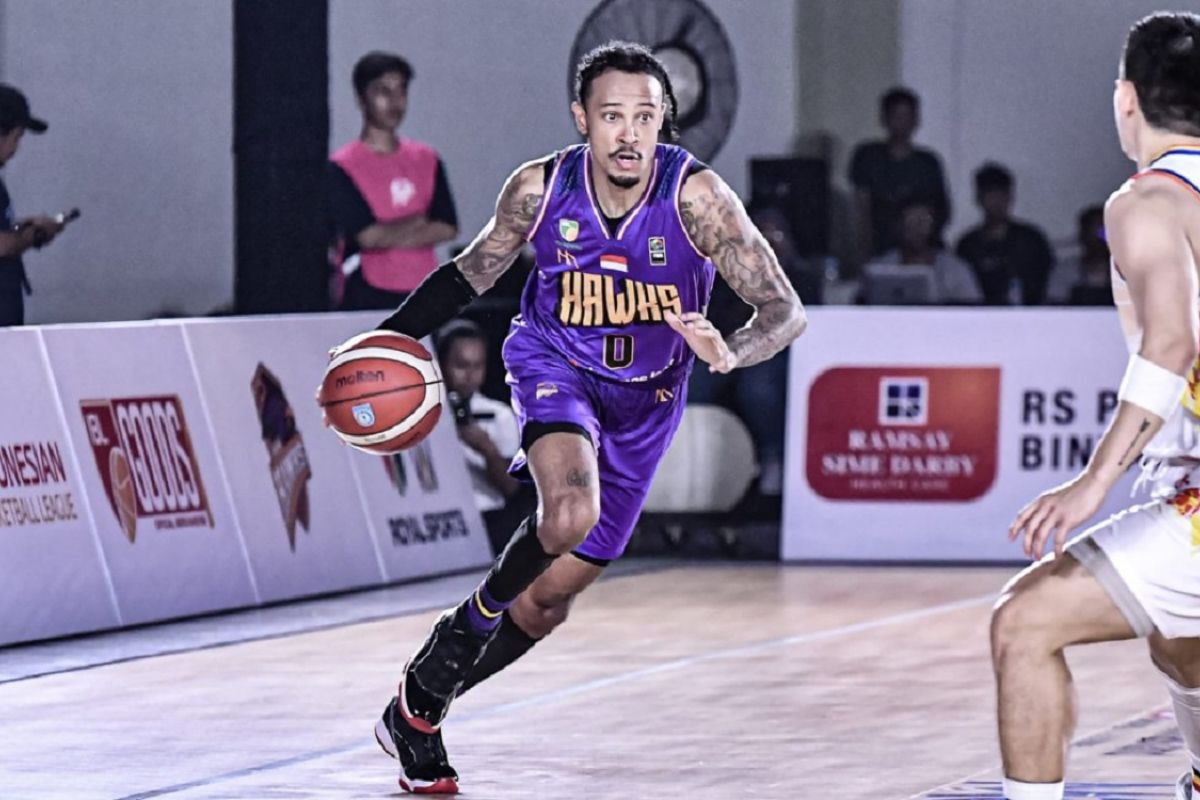 Hawks melepas pemain asing Augustus Stone Jr