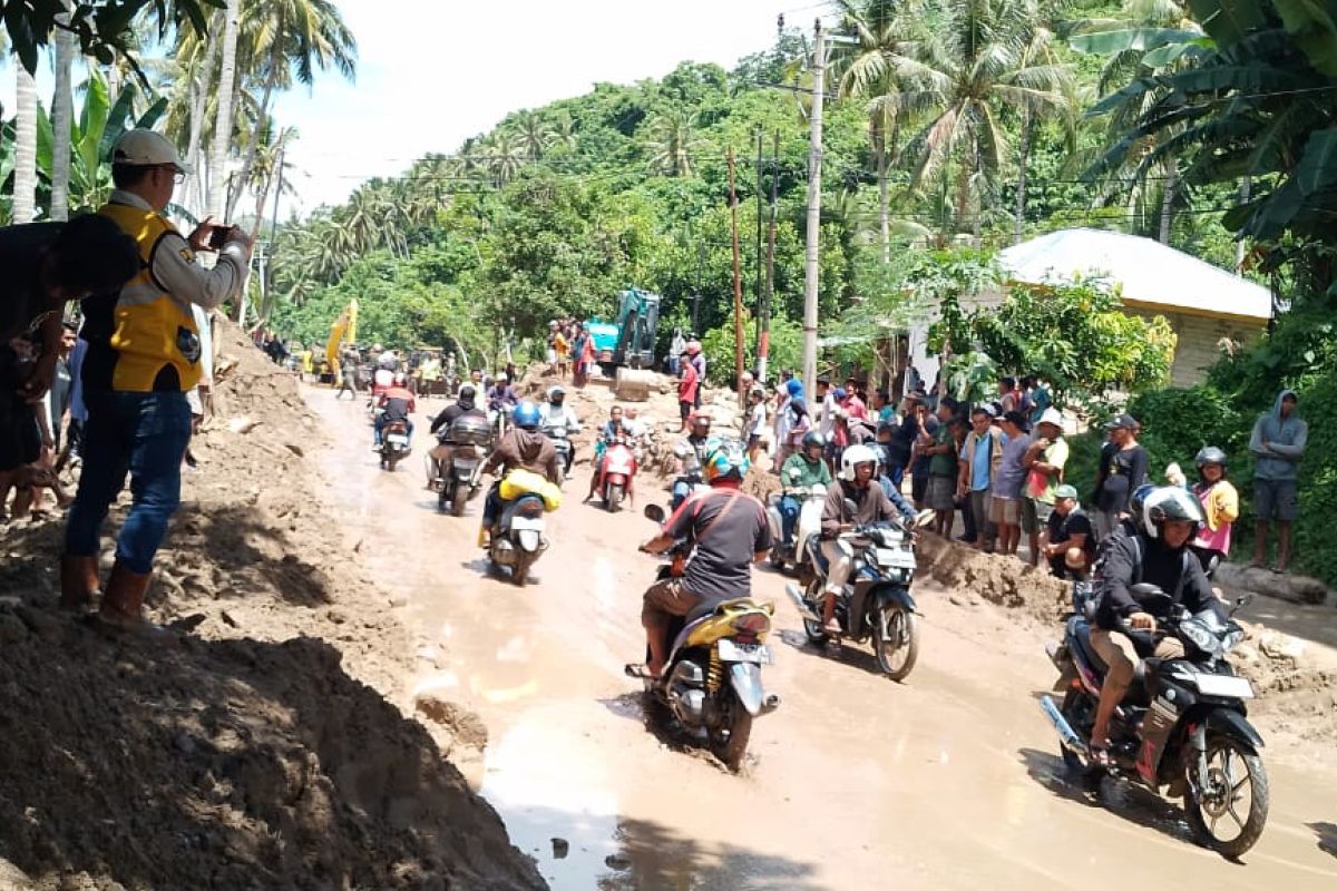 Jalan TransSulawesi sudah bisa dilalui pascabanjir