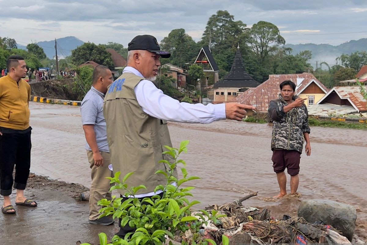 Gubernur perintahkan RSAM Bukittinggi terima semua korban bencana